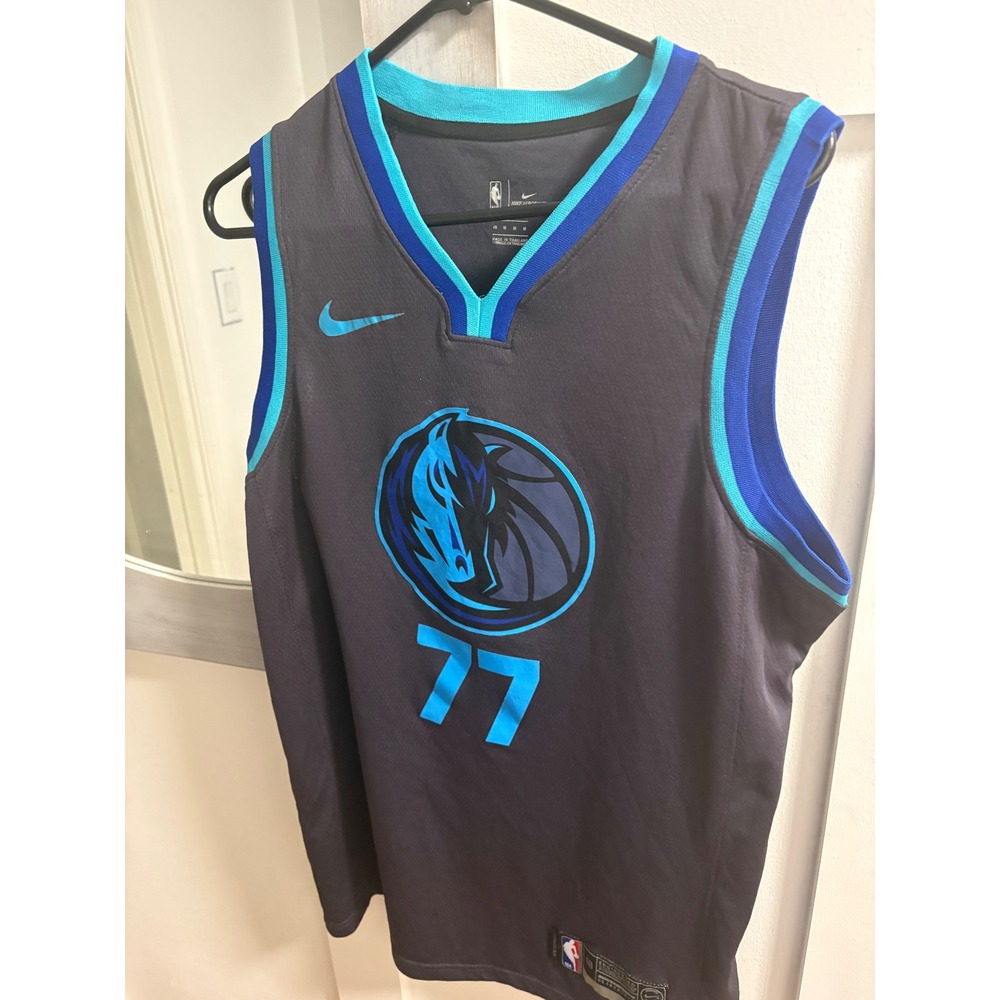 Dallas‎ Mavericks Luka Doncic 77 Jersey Grey Blue Swingman NBA Mens Medium 48